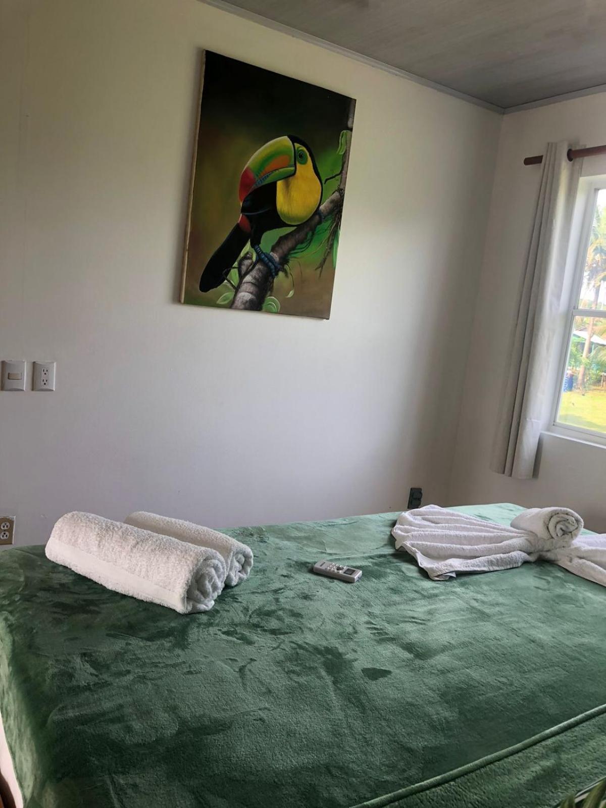 Emerald Luxe Suites South End Bagian luar foto